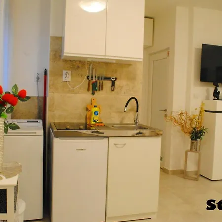 Sunshower And Apartamento